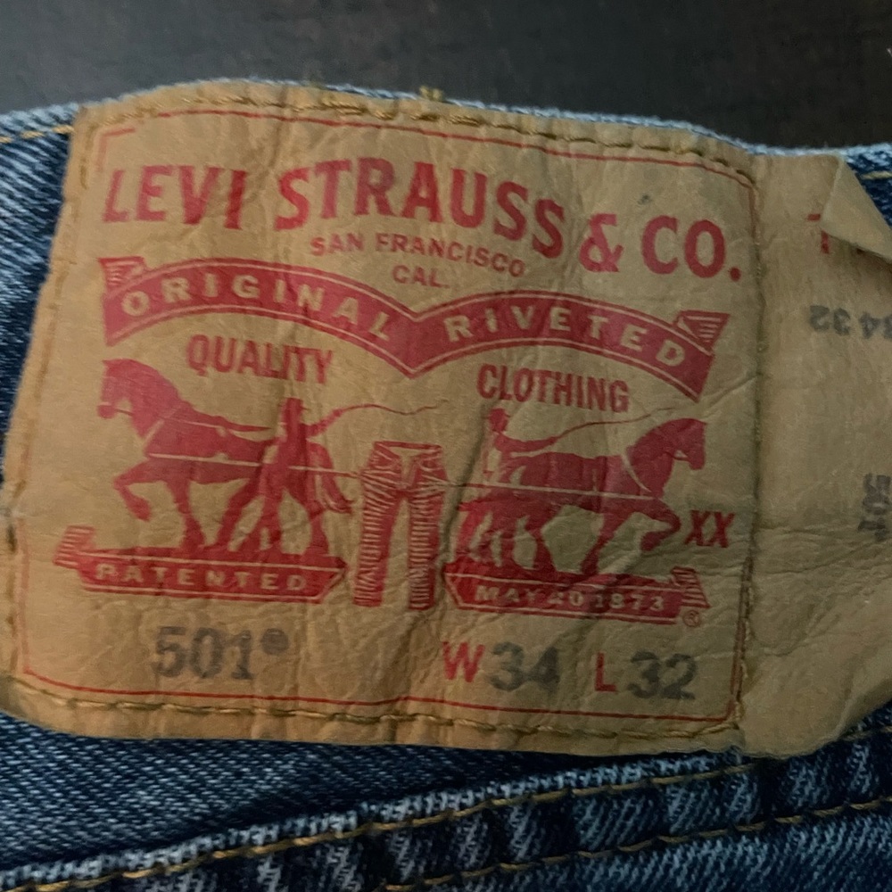 Levi 501 Jeans 34x32 no stains
